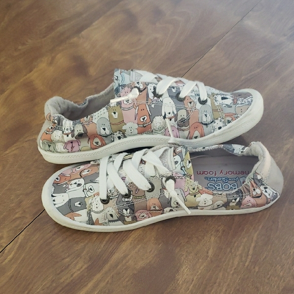 Womens Dog Print Sneakers - Picture 3 of 3